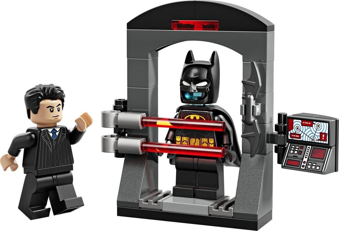 Batman: Bruce Wayne and the Batsuit